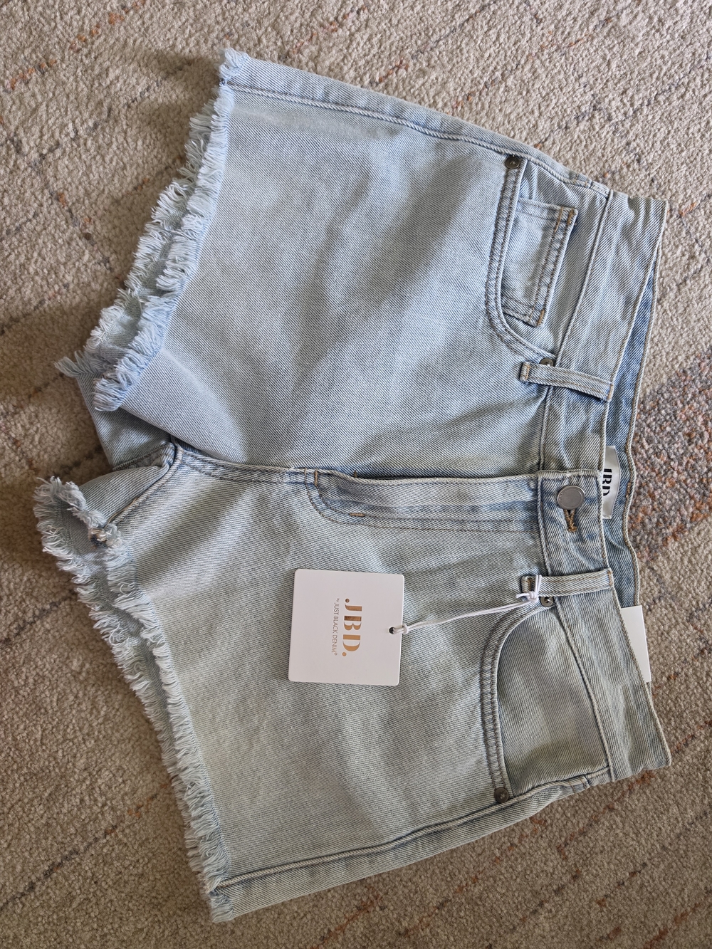 NWT JBD Just Black Denim Light Wash Frayed Hem Shorts Size M